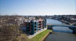 Manistee Condo #11 Sleeps 8 - Image 3