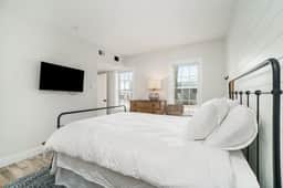 The Swedish Themed Dala House(Sleeps 16) - Image 2
