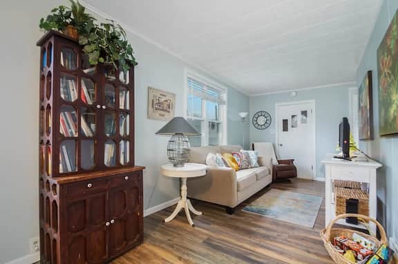Manistee Pet Friendly Home One Bed / One Bath - Image 4