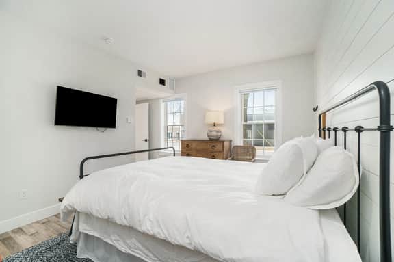 The Swedish Themed Dala House(Sleeps 16) - Image 2